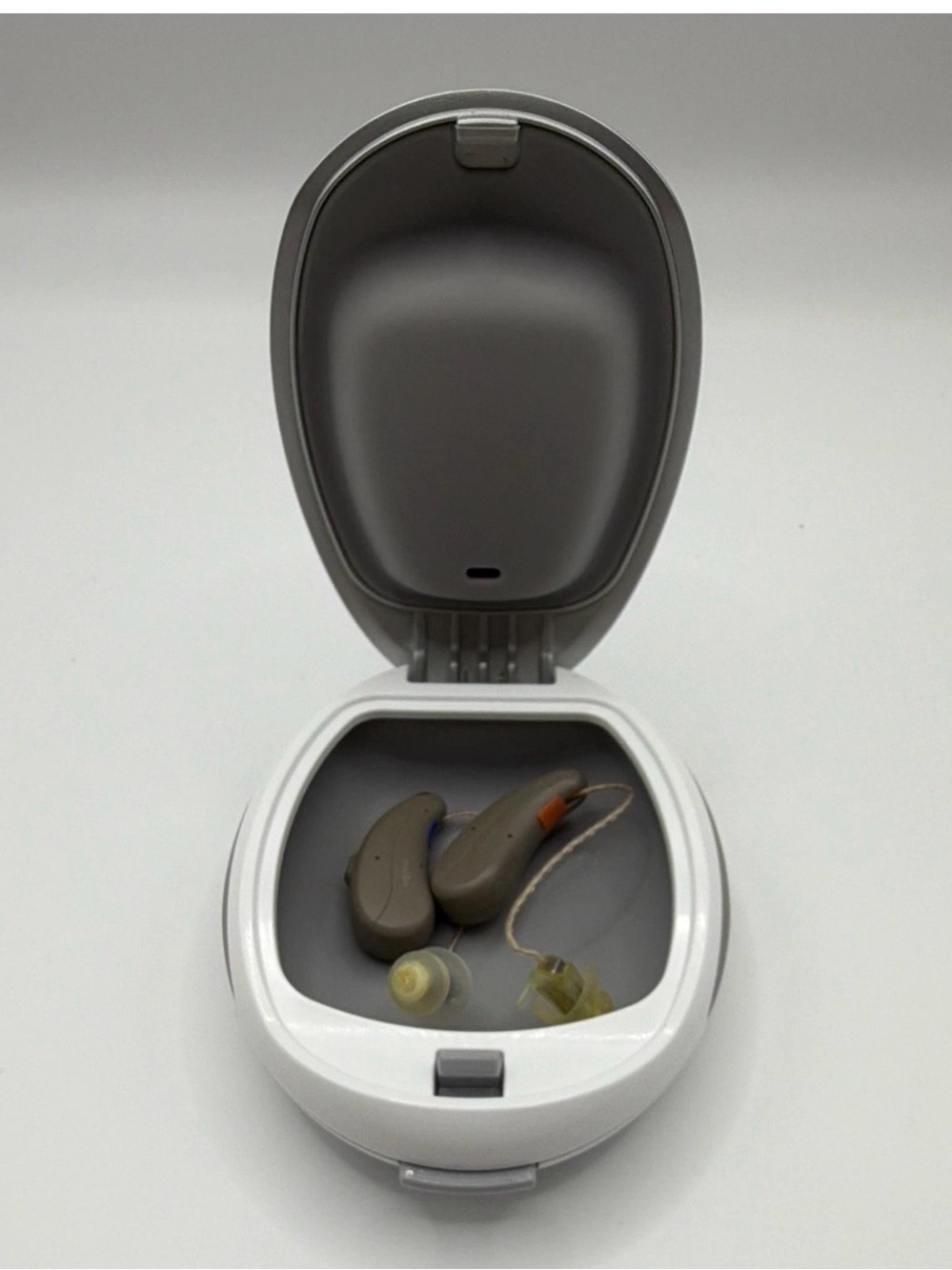 Signia Pure Charge&Go 5NX GNT Hearing Aids Made for iPhone w Charger Accessories